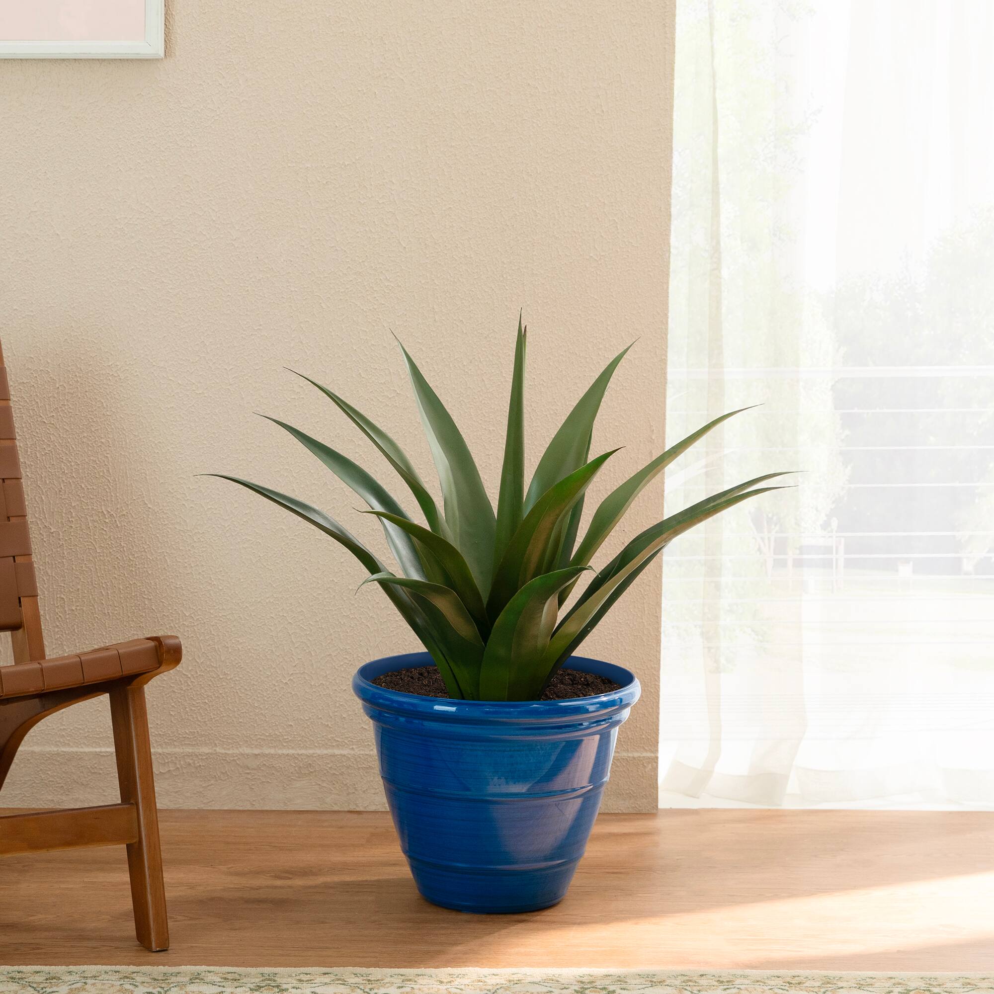 Glitzhome® Round Faux Ceramic Pot Plastic Planter Set